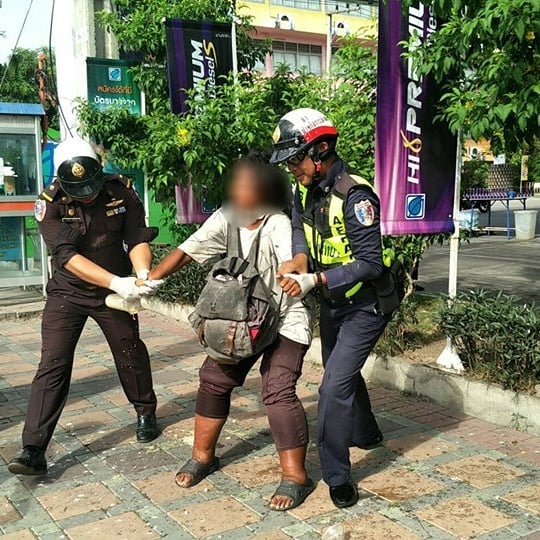 パタヤ 発狂か 街中で絶叫するタイ人女を逮捕 バンラムン病院へ