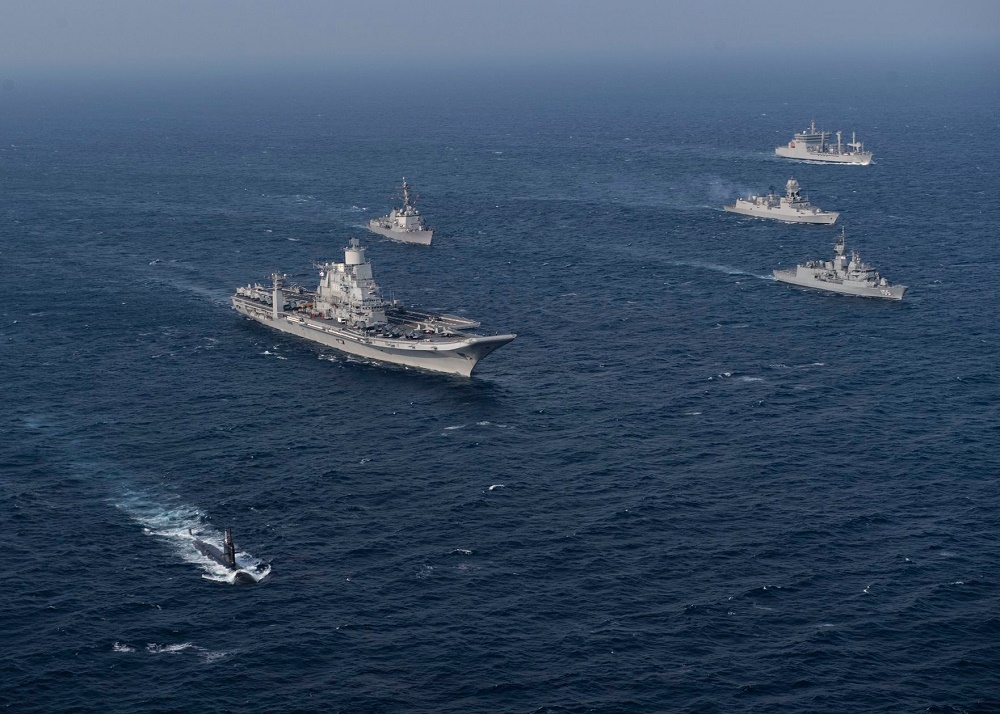 海自と米、印、豪海軍が合同軍事演習「マラバール２０２０」！中国を牽制(写真集)